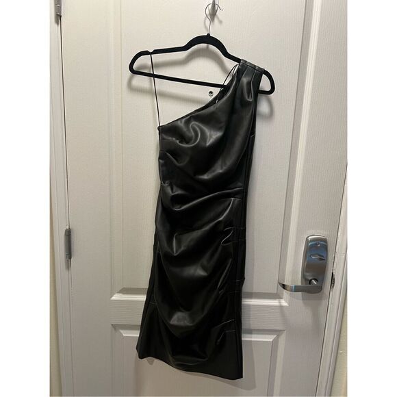 EN SAISON Kaden one shoulder vegan leather Midi Dress Black Size S NWT$108 - Picture 1 of 7